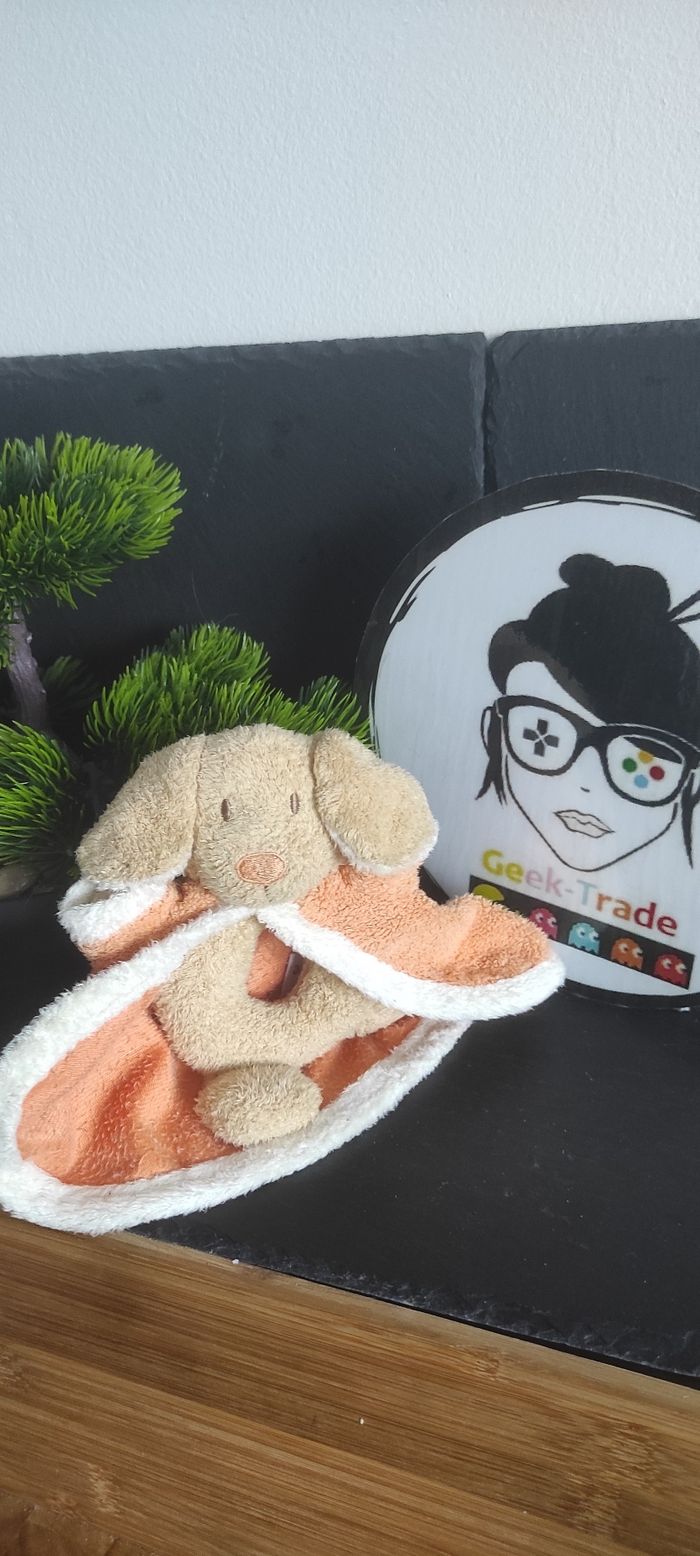 doudou hochet chien pommette marron beige orange cape ancien vintage rond grelot