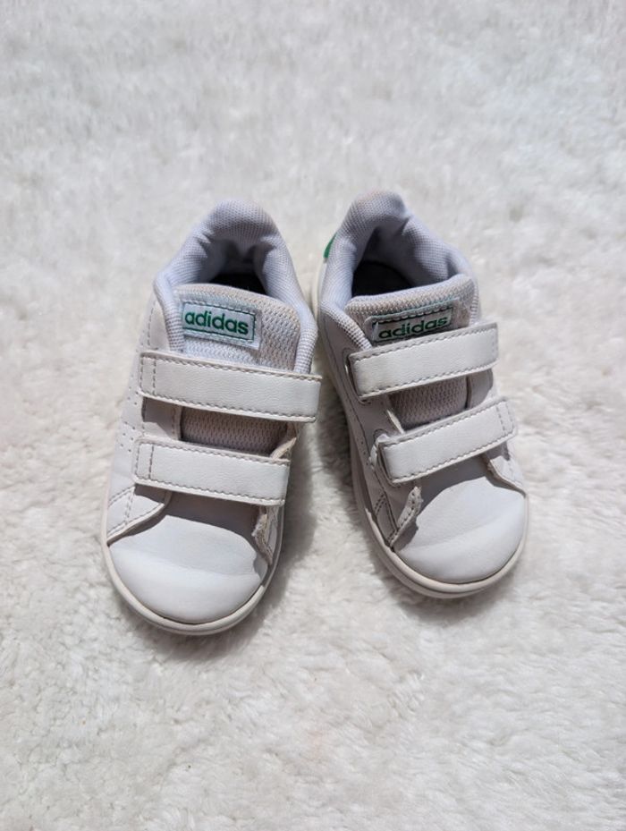 Basket adidas t.22 - photo numéro 2