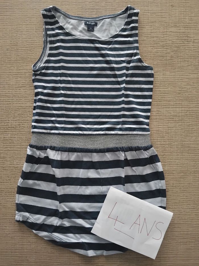 Robe 4 ans