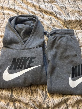 Ensemble Nike