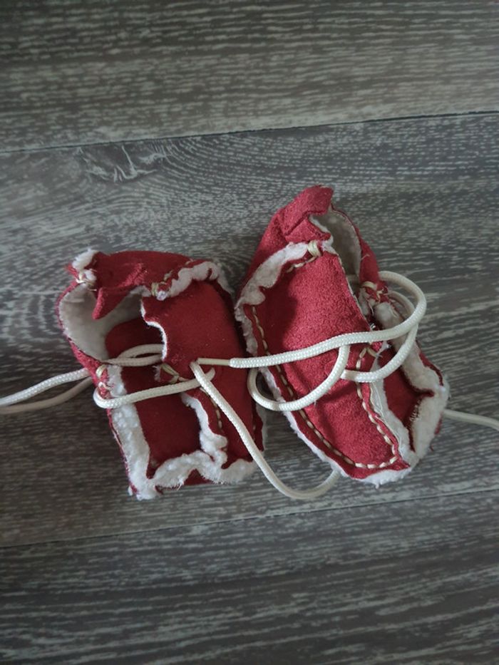 Lot petite paires de chaussures et chaussettes bebe - photo numéro 4