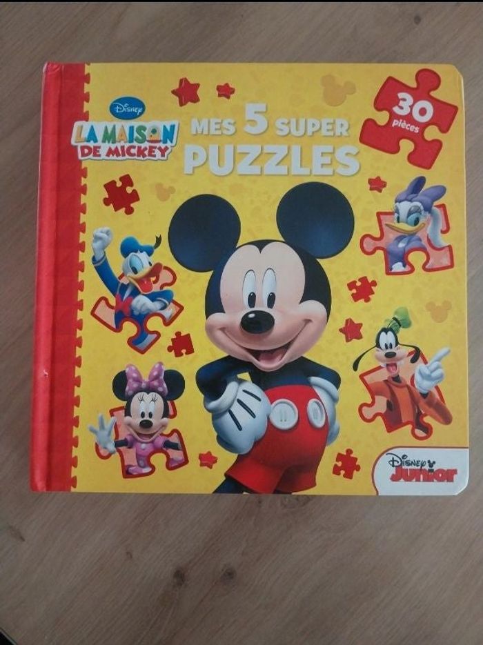 Livre 5 puzzles Mickey