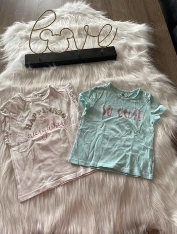 Lot de deux tee shit 🥰 taille 18 mois kiabi et grain de blé