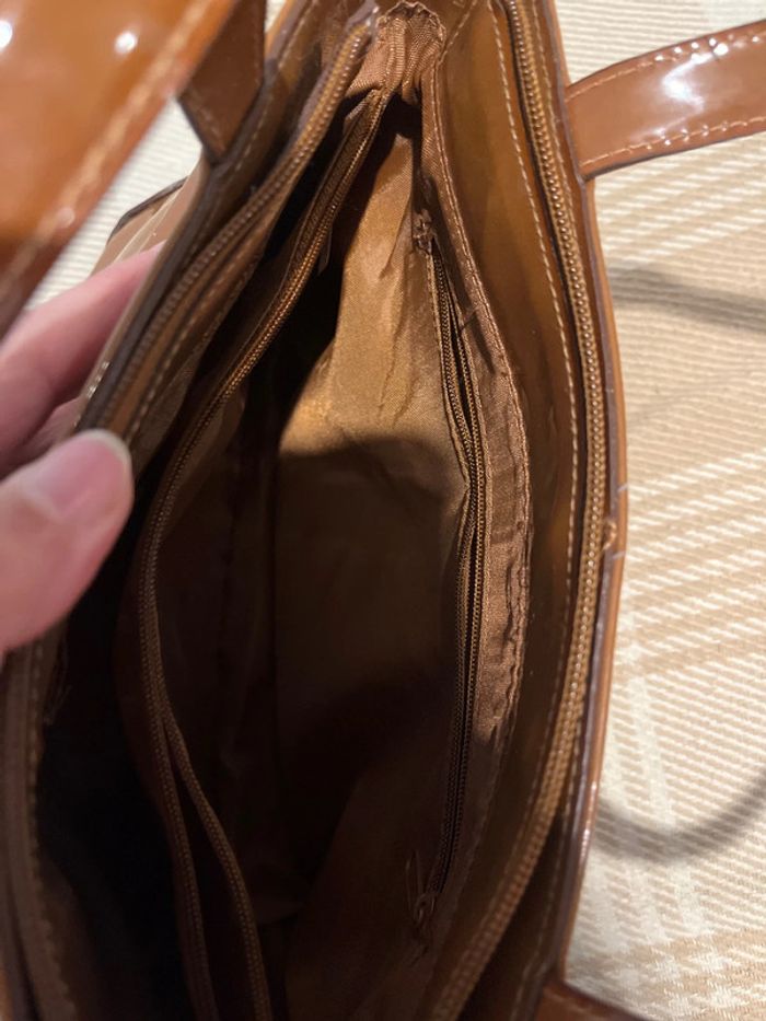 Magnifique sac à main laqué marron pour 2 euros seulement - photo numéro 10