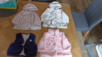 Lot vestes 12 mois