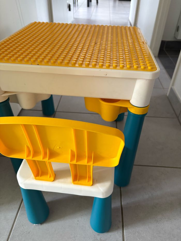 Table lego avec chaise - photo numéro 3