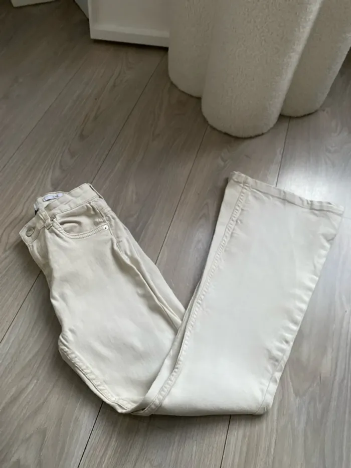 Pantalon flare beige Bershka - photo numéro 7