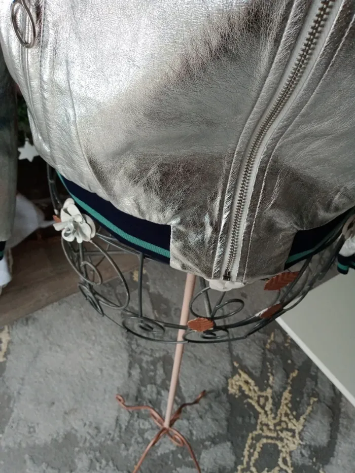 Blouson argenté motifs fleurs papillon - photo numéro 4