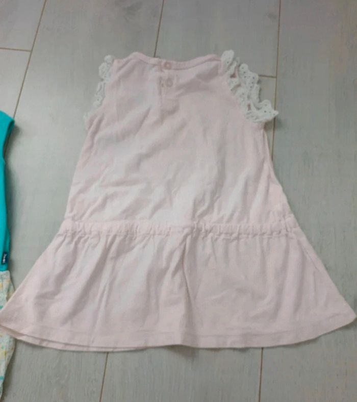 🌸 Lot 2 robes été 24 mois 👧 - photo numéro 9