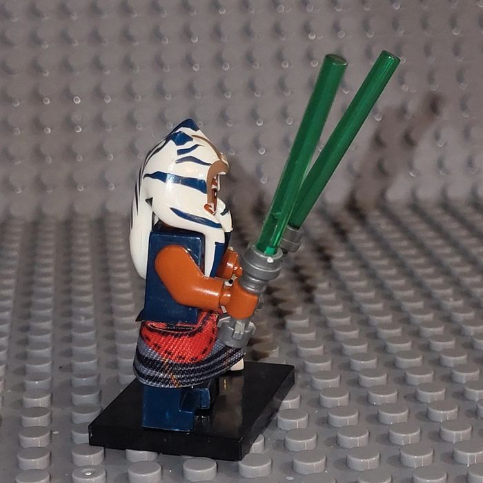 Minifigure / Figurine 🎬 Star Wars 🛸 Ahsoka Tano - photo numéro 5