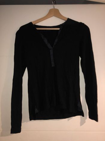 Haut Maje épaulettes satinées très joli