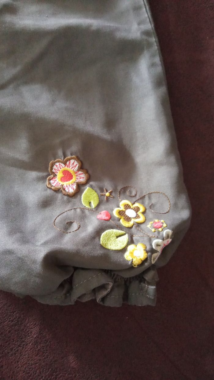 Joli petit PANTALON kaki pour demoiselles - 18mois - photo numéro 2