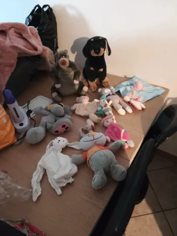 Lot de peluche et doudou