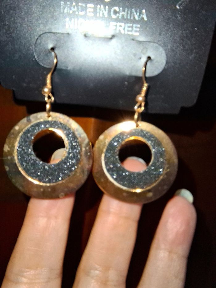 Boucles d'Oreilles Rondes Dorées et Pailletées - Style Chic - photo numéro 2