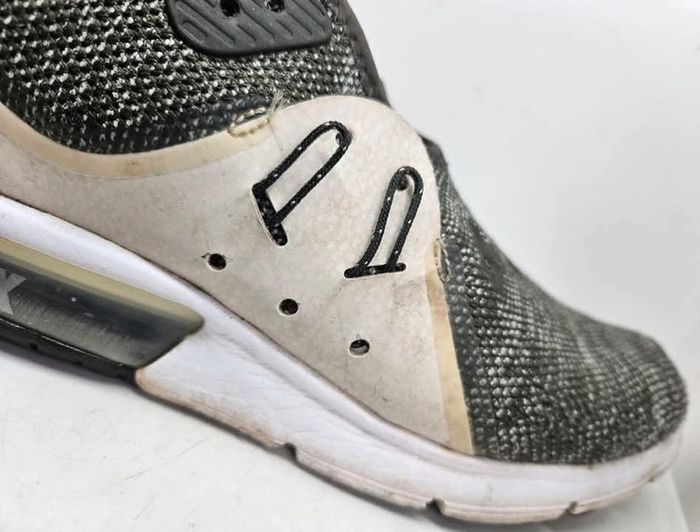 Paire de AirMax
Nike.
Pointure 41. - photo numéro 16