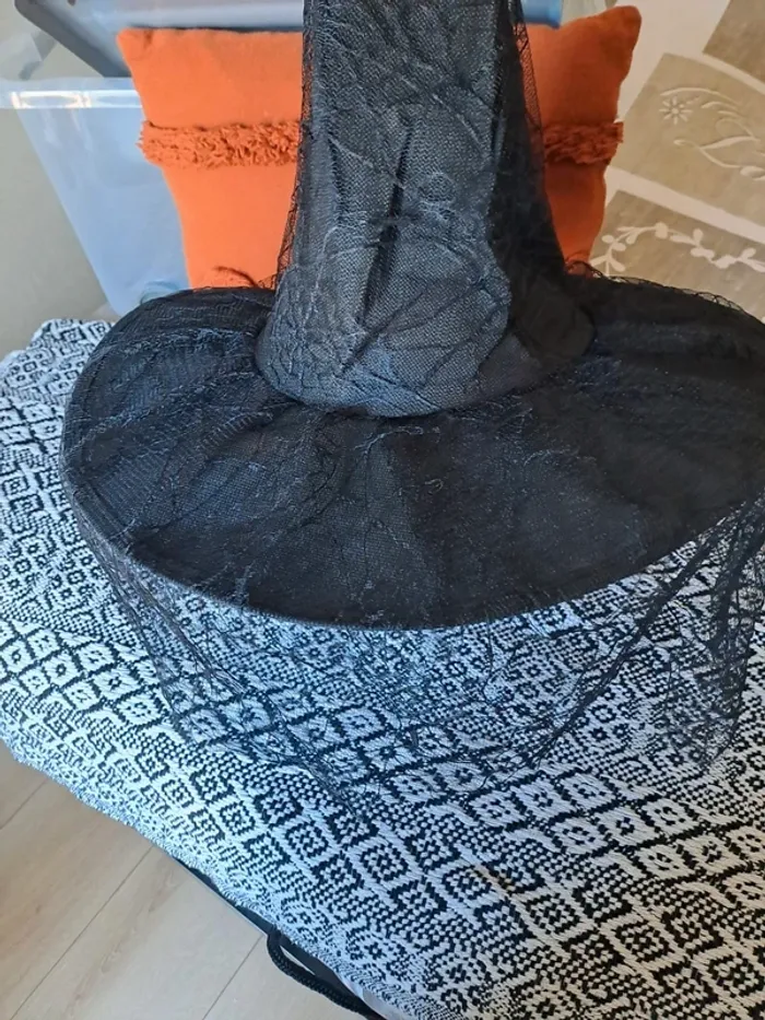 Accessoires sorcière noirs portés 1 fois super état gants et chapeau à voile - photo numéro 6