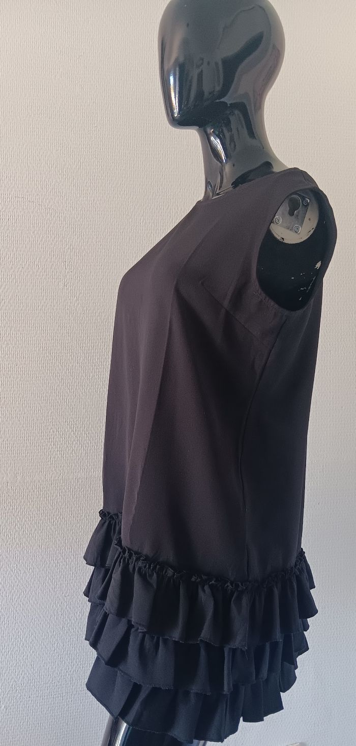 Robe noir chic à volants taille L