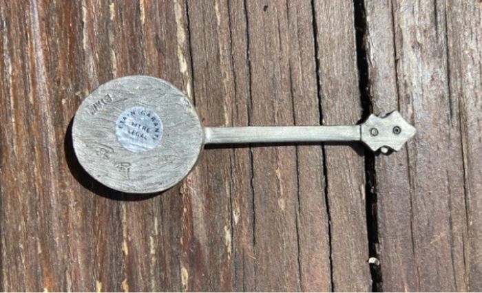 Instrument de musique banjo en étain signé Baches des étains du prince - photo numéro 5