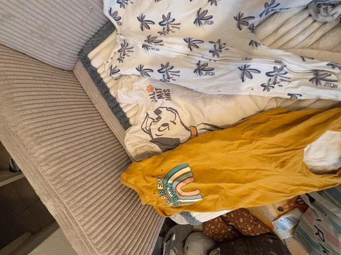 Lot 3 pyjama. Léger 9 mois