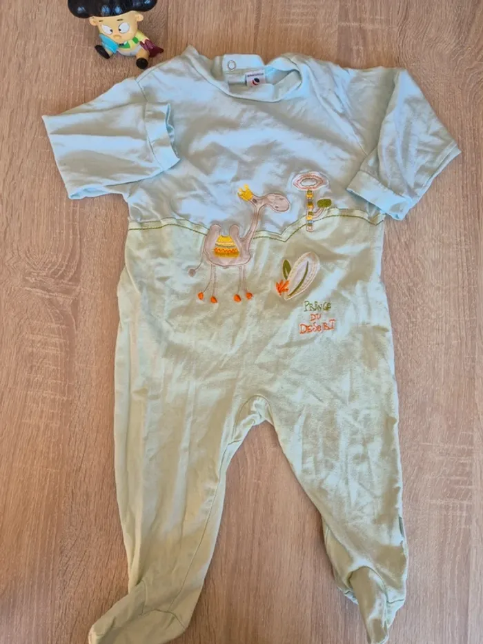 Lot pyjama bodie 18 mois - photo numéro 4