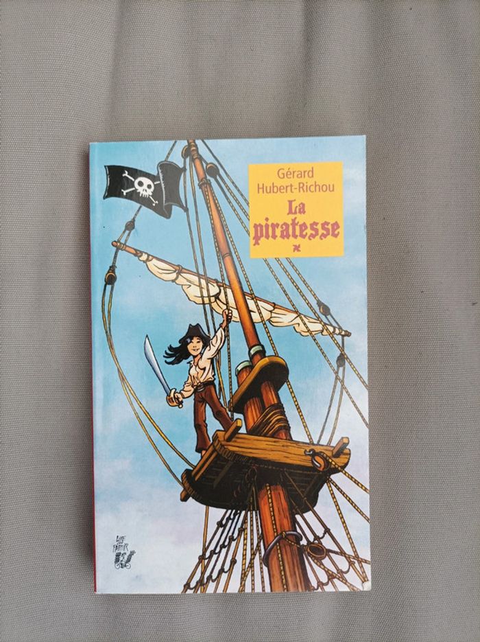 Livre pour enfants " la piratesse" neuf
