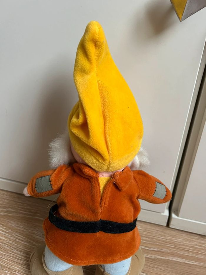 Peluche vintage Disneyland Paris - Joyeux - blanche neige et les 7 nains - photo numéro 5