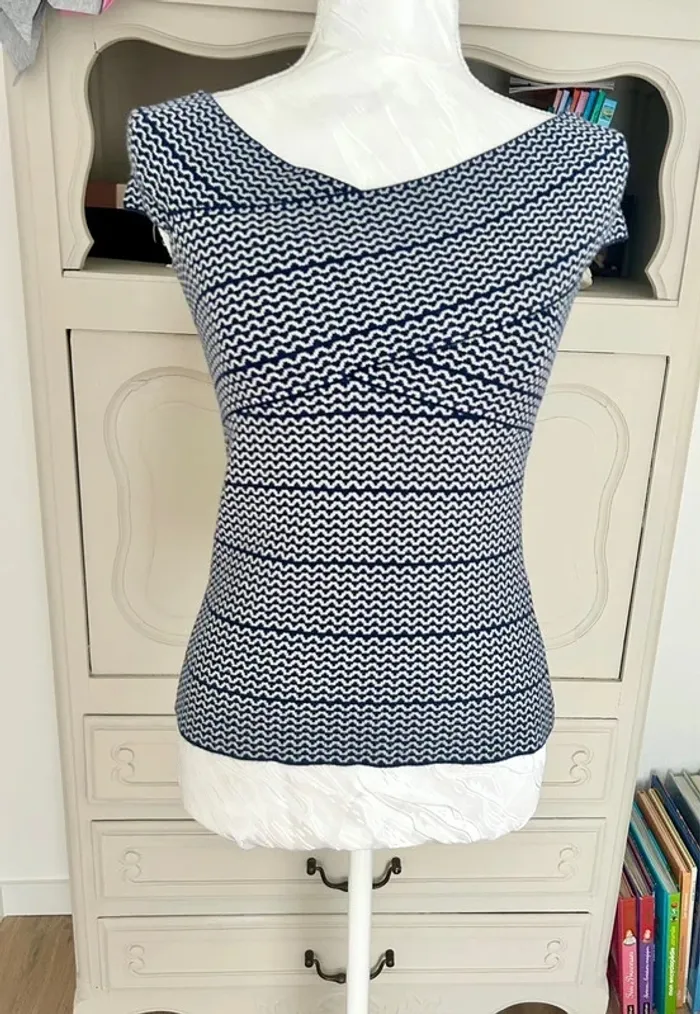 Très belle blouse , top Morgan bleu foncé et blanc taille 36 , S , 1 - photo numéro 4