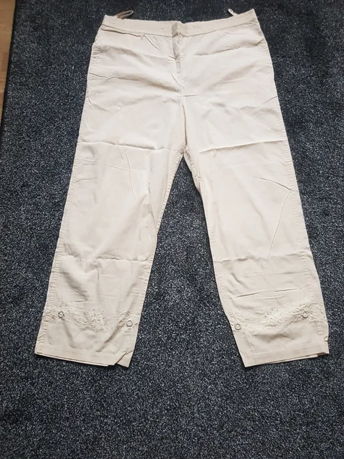 Pantalon/pantacourt leger taille 40