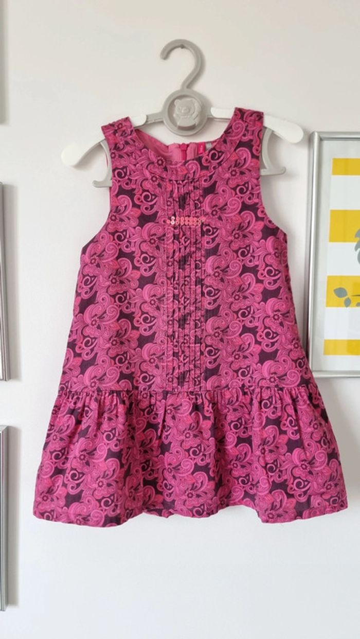 Robe arabesque, fleurs orchestra taille 3ans +offert