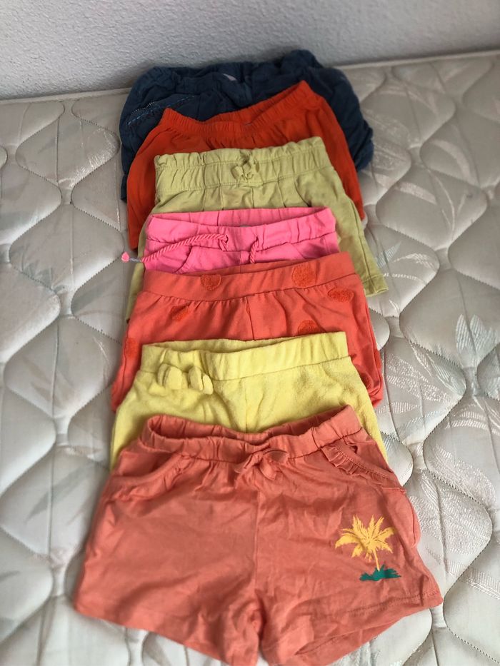 Vêtements 18 mois (32 pièces) - photo numéro 2