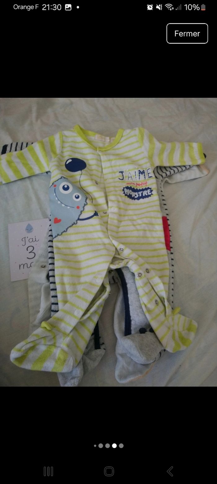 3 pyjamas - photo numéro 5