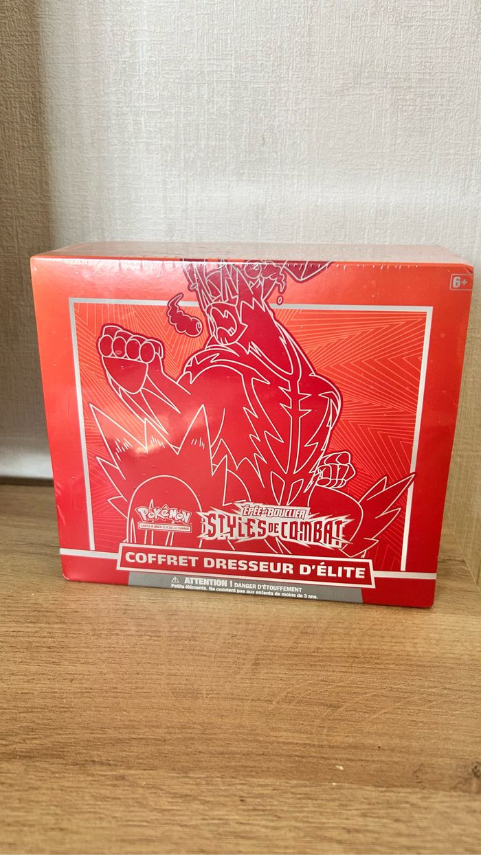 Pokémon Etb Eb05 Style de combat Rouge + Plexi - photo numéro 2