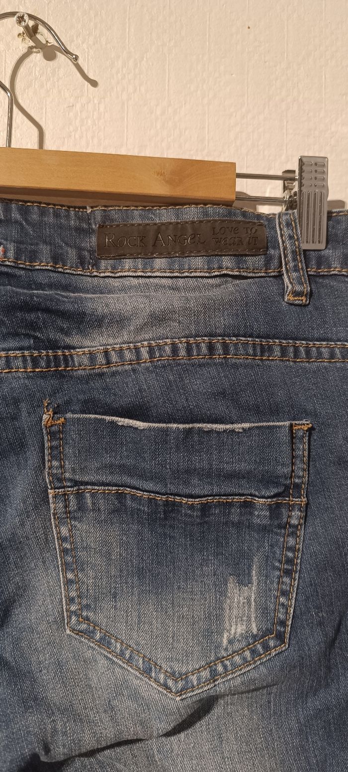 Jean Rock Angel délavé & destroy – patchs – coupe slim – taille XL - photo numéro 6