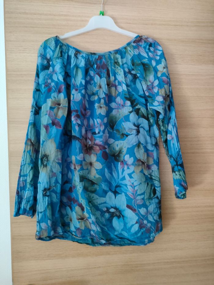Blouse bleue fleurs - photo numéro 2
