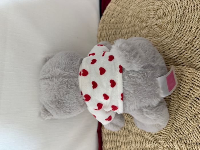 peluche chat Françoise saget cris blanc rouge coeur t-shirt saint Valentin - photo numéro 2