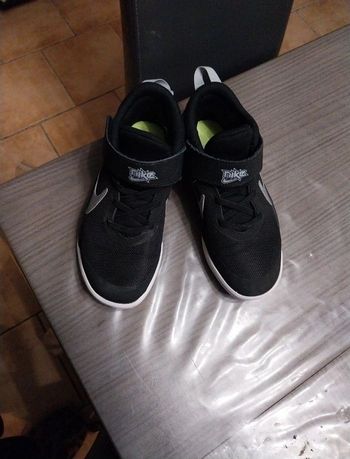 Basket de Basket-ball enfant pointure 33 Nike
