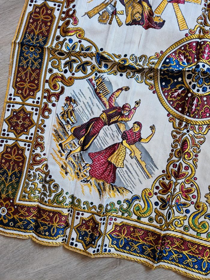 Petite nappe ancienne - photo numéro 2