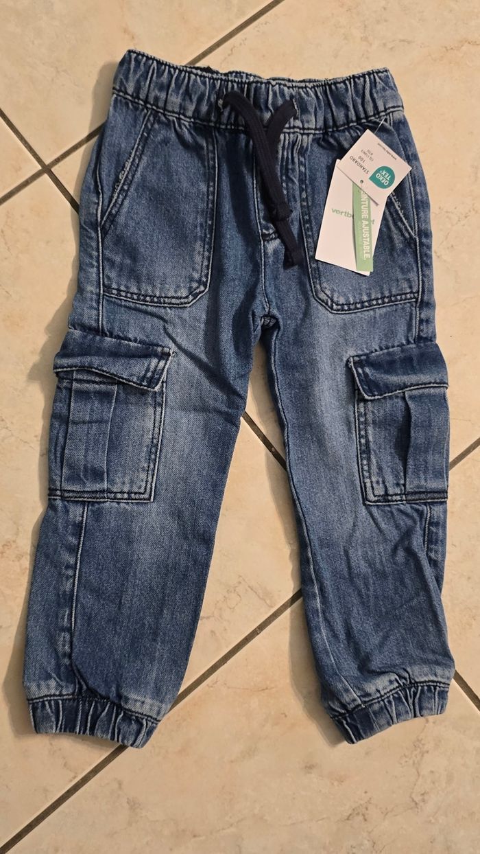(Neufs non portés) 🏷🤩🥰💙 superbe ensemble teeshirt mc ,jeans cargo 4ans Garçon 💙🥰🤩 - photo numéro 5