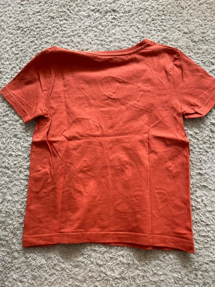 Teeshirt manches courtes orange dessins skate 3D taille 6 ans marque Kiabi - photo numéro 4