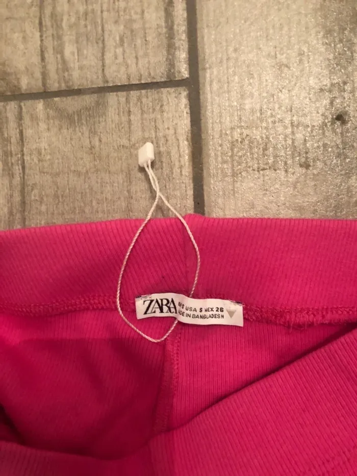 Short rose Zara taille XS - photo numéro 3