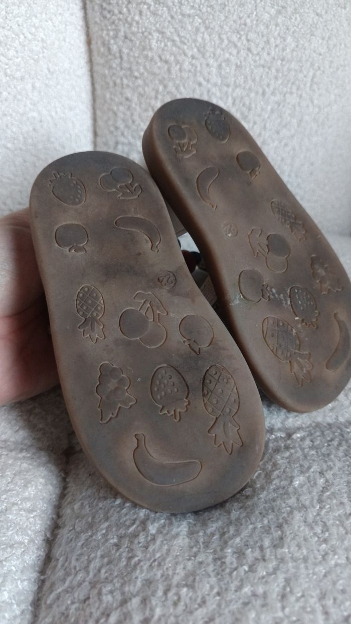 Sandales fille blanche fleurs taille 22 Gemo - photo numéro 6