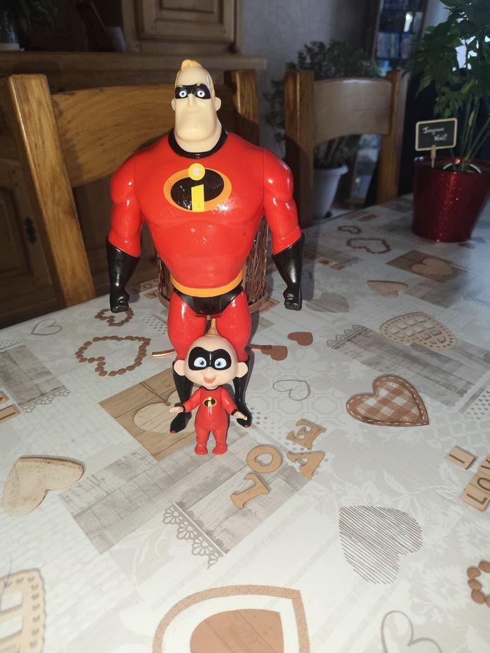 Figurines indestructible