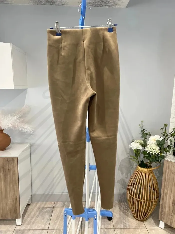 Pantalon daim Zara