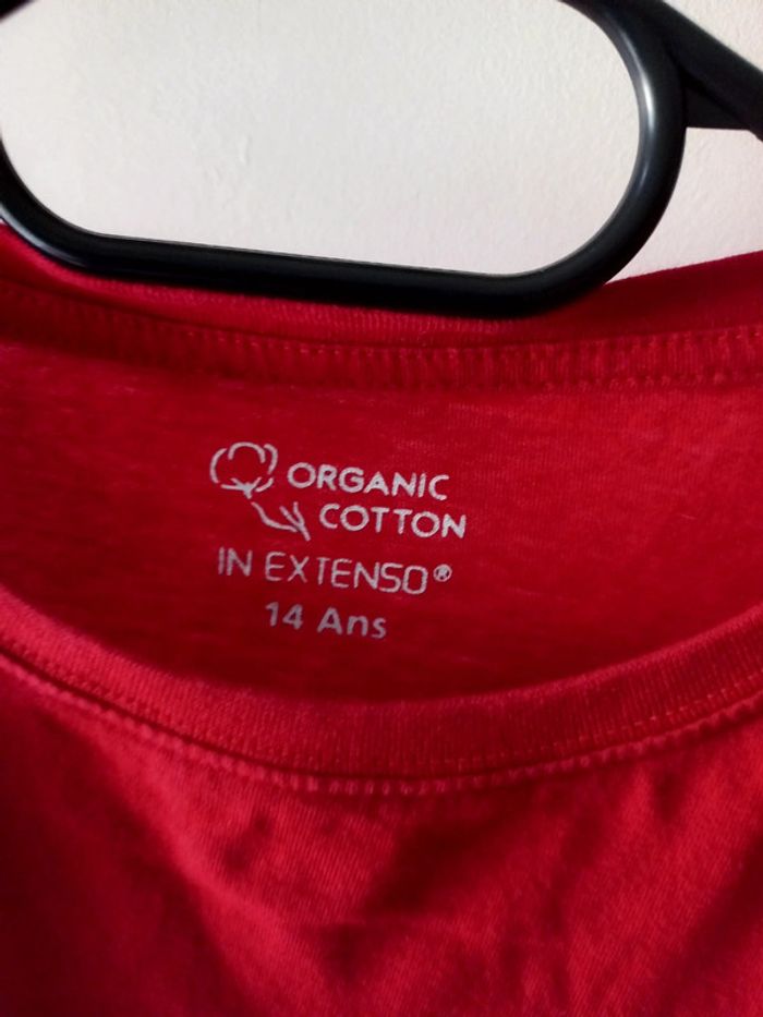 Tee-shirt rouge - photo numéro 3