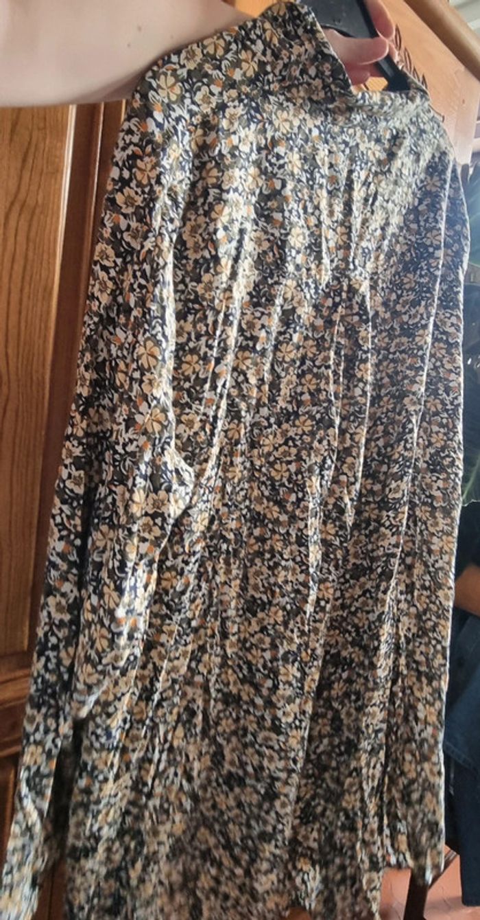 Chemise longue kiabi à flleurs vert jaune 2xl neuve jamais portée sans étiquette