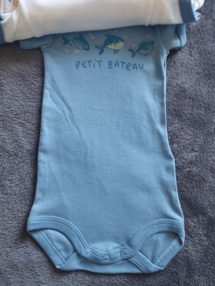 Lot bodies MC Petit bateau 3 mois 🐟 - photo numéro 3