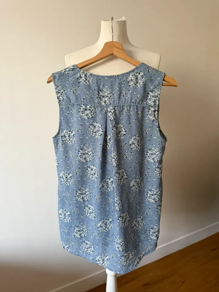 Jolie blouse L/40 motif - photo numéro 3