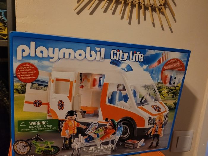 Ambulance playmobil