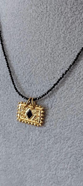 Collier pierres naturelles agates noires et onyx
