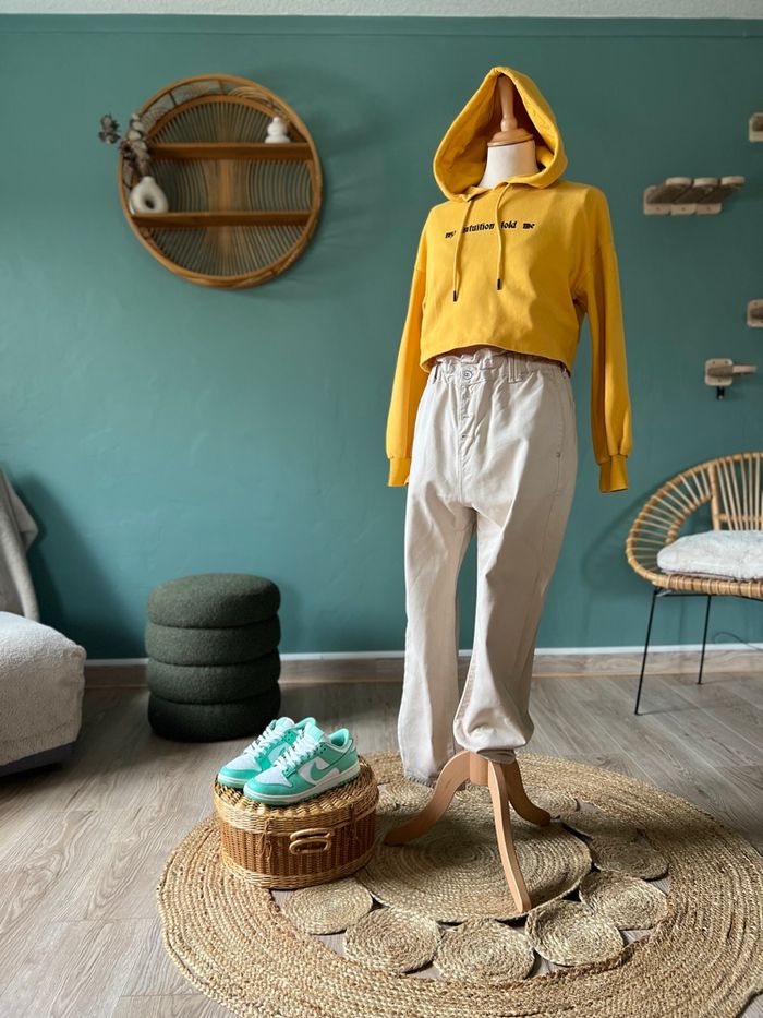 Sweat Court tendance à Capuche Bershka Jaune Moutarde - photo numéro 9